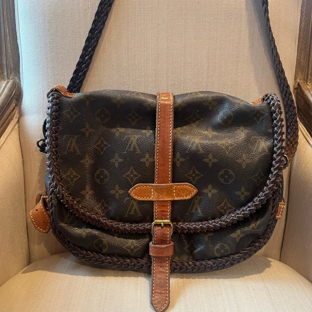 Louis Vuitton Dark Brown Monogram Crossbody Bag - Picture 4 of 11